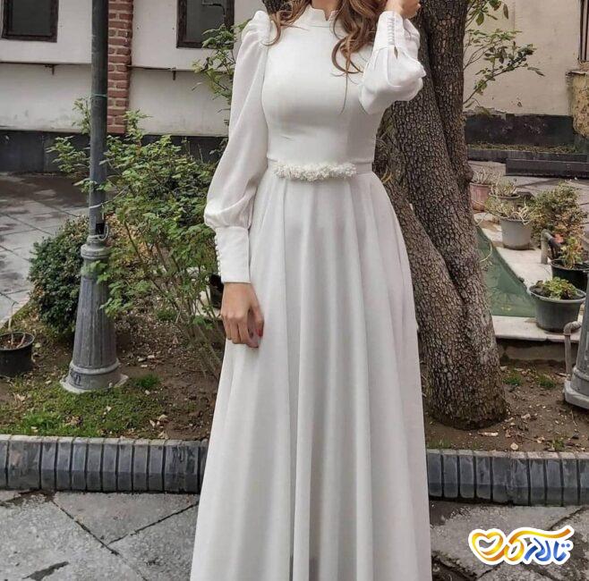 لباس مناسب عقد در محضر با طراحی ساده و آستین پف دار