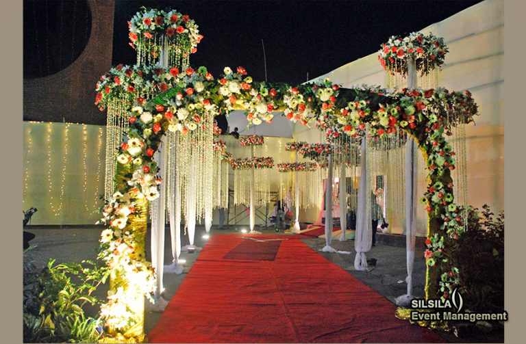 راهروی ورود عروس و داماد