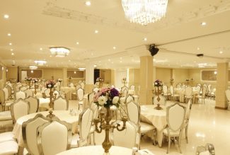 تالار پذیرایی قصر گلها