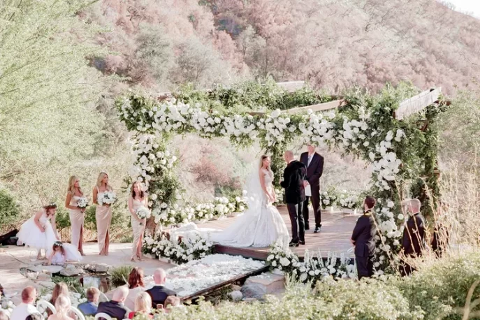 جایگاه عروس و داماد در عروسی های پرزرق و برق