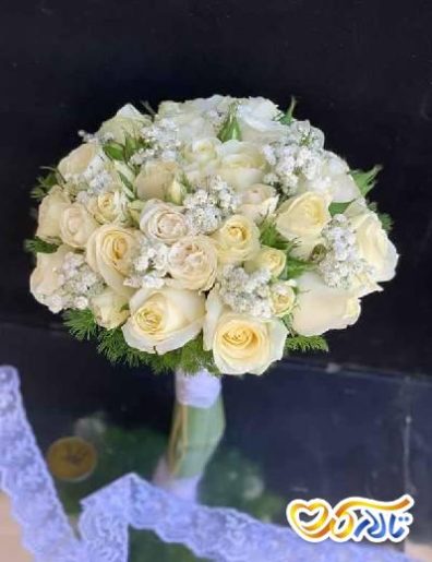 دسته گل عروس با رز نباتی