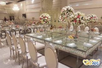 گل آرایی میز پذیرایی عمارت هانا
