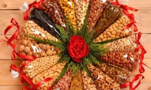 تزئین آجیل یلدایی عروس
