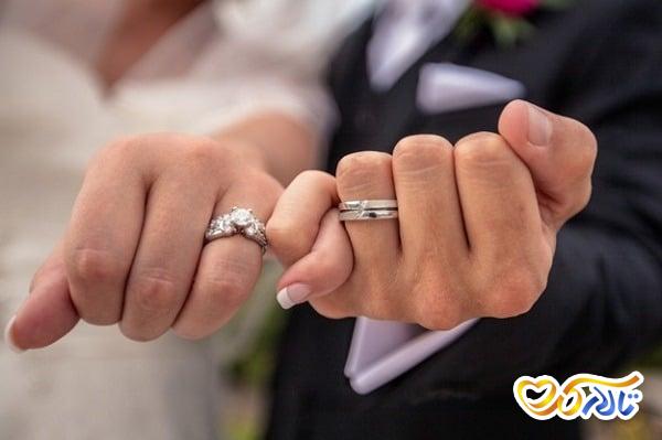 حلقه ی عروسی و انگشتر نامزدی